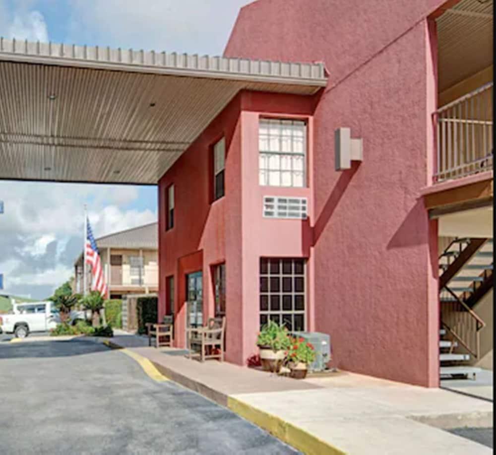 Baymont By Wyndham San Antonio Near Lackland Afb *