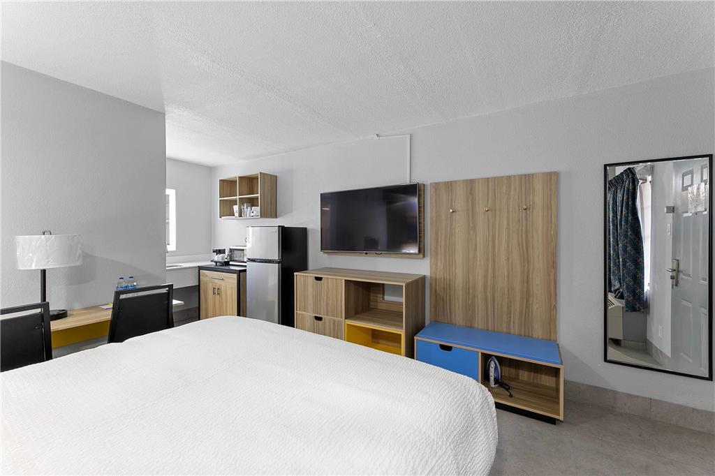 Deluxe Near Lackland Afb Hotel