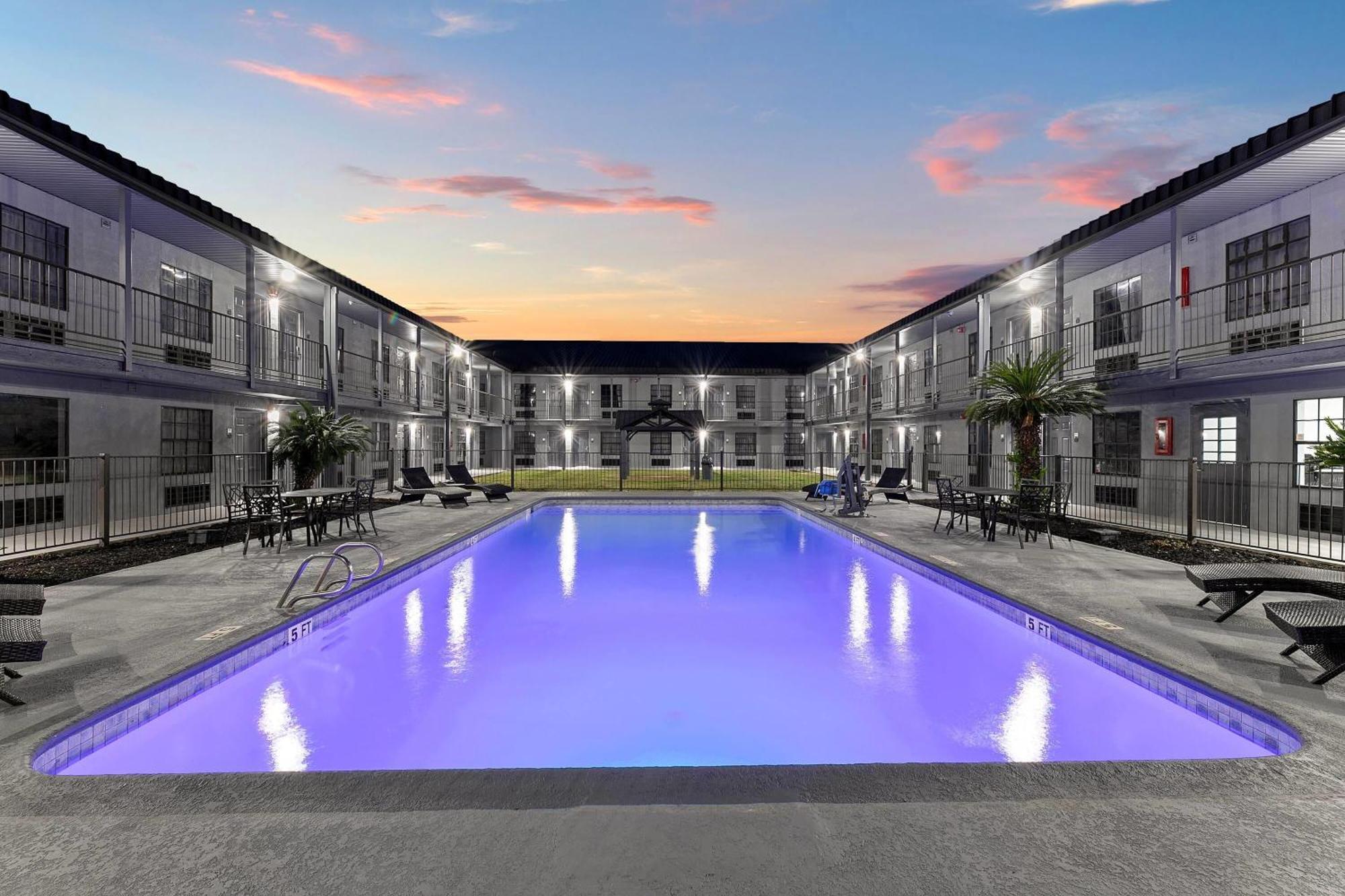 Deluxe Near Lackland Afb * San Antonio