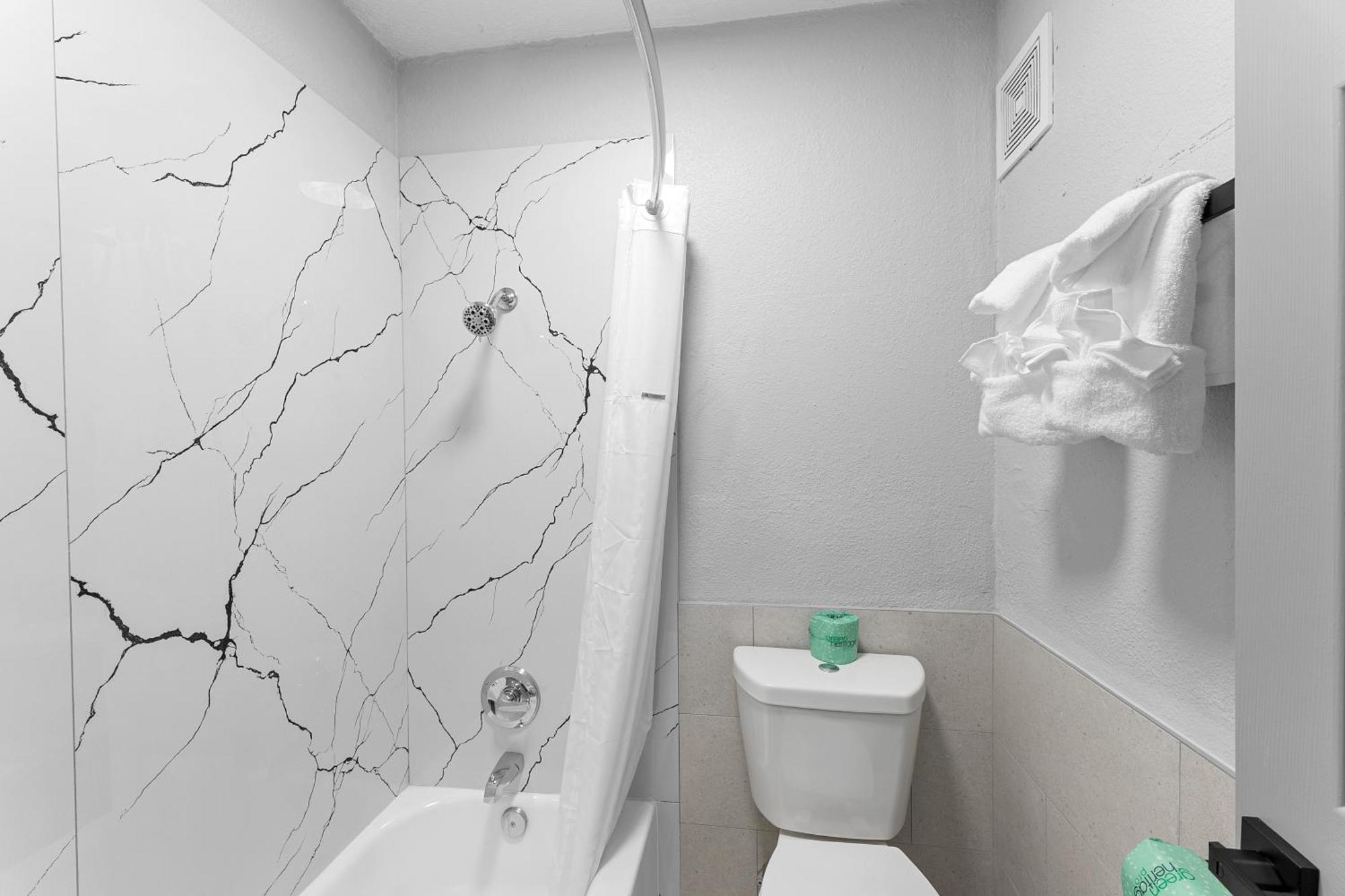 Deluxe Near Lackland Afb