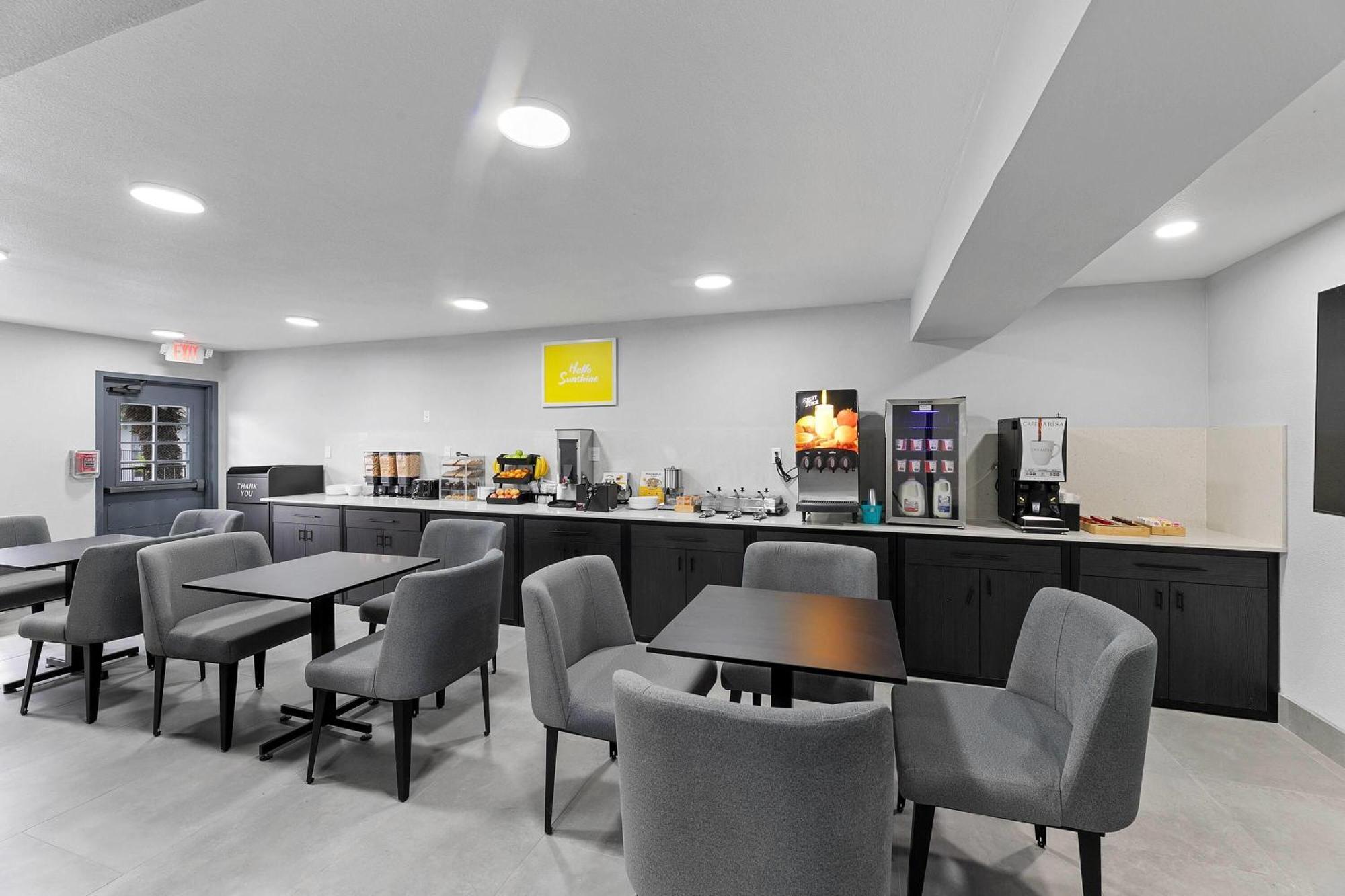 Deluxe Near Lackland Afb *