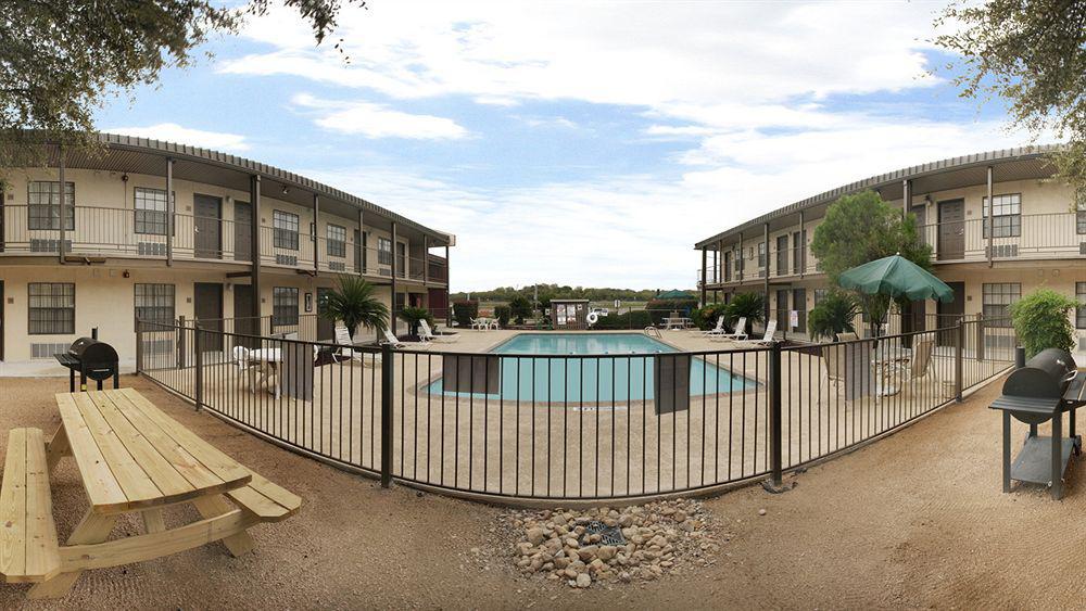 Hotel Baymont By Wyndham San Antonio Near Lackland Afb